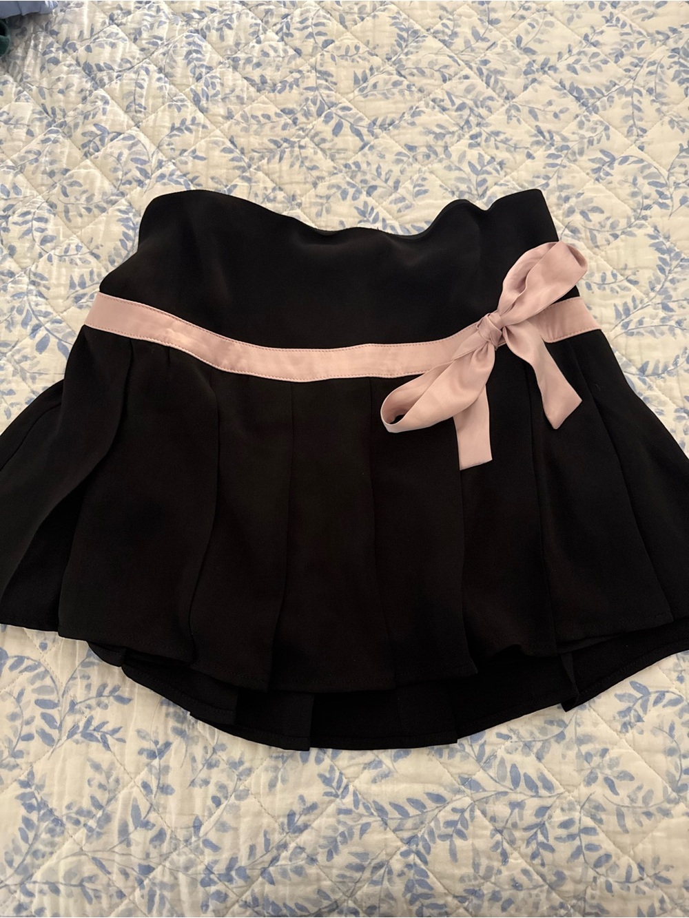 Forever 21 Black Pleated Skater Skirt with Pale Pink Bow